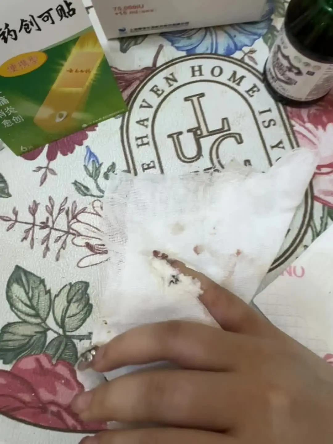 大家在做家务的时候，一定一定千万千万要戴手套啊，不然就容易像我一样，割...