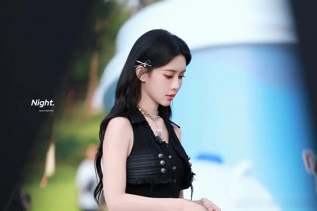 孟子义今日线下 站姐代拍图状态超好 