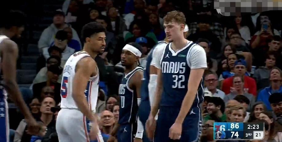 有点犹豫！NBA76人大胜独行侠，状元弗拉格12分+7板+7助，进攻太单一了，两