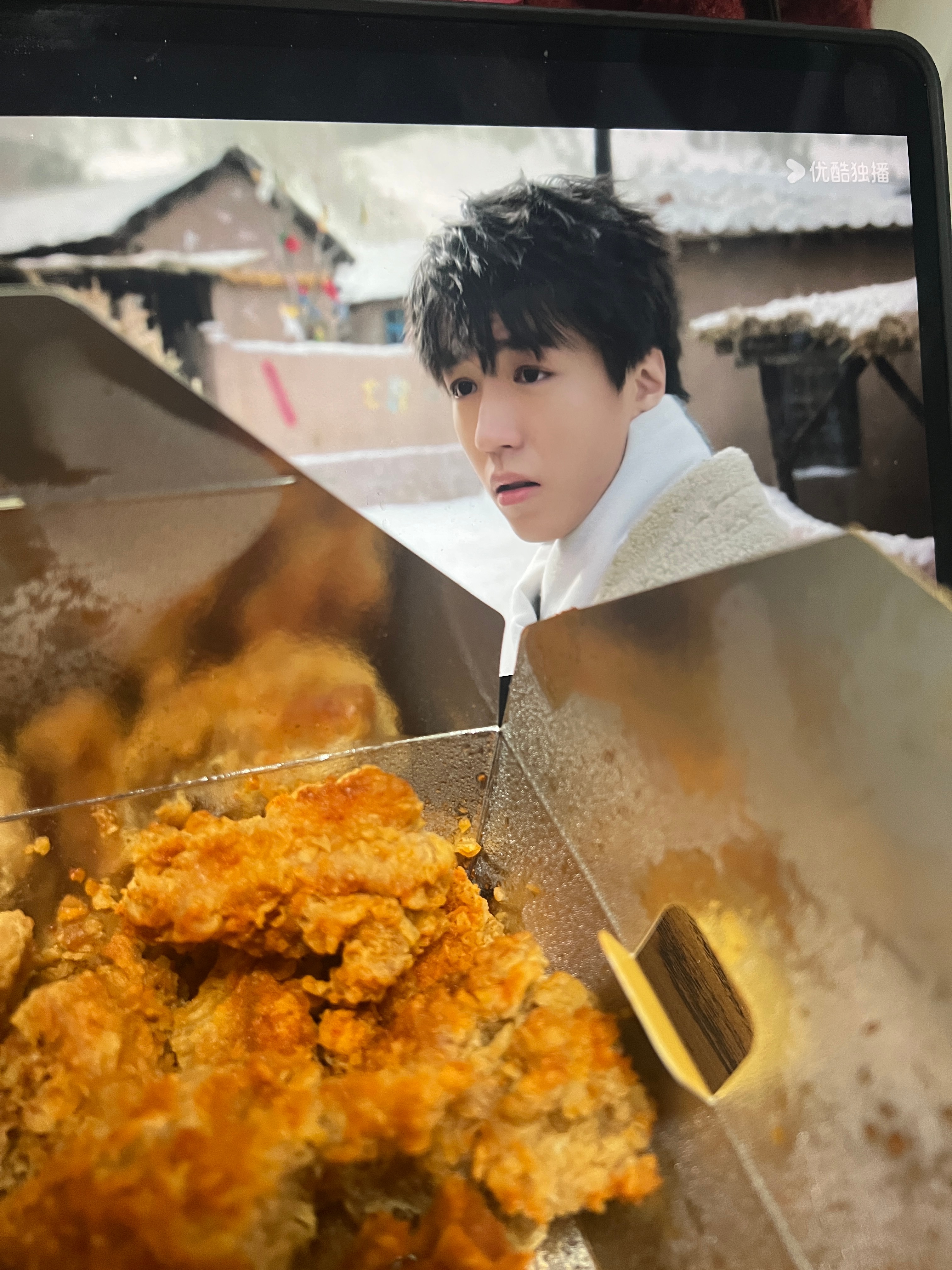 张保庆别气了，吃一口吧 