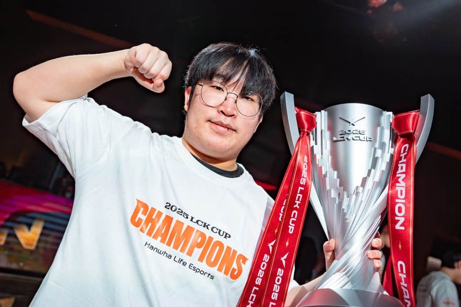 HLE卡车事件后，Delight妈妈发文支持HLE："我们的选手们虽然内心很煎熬