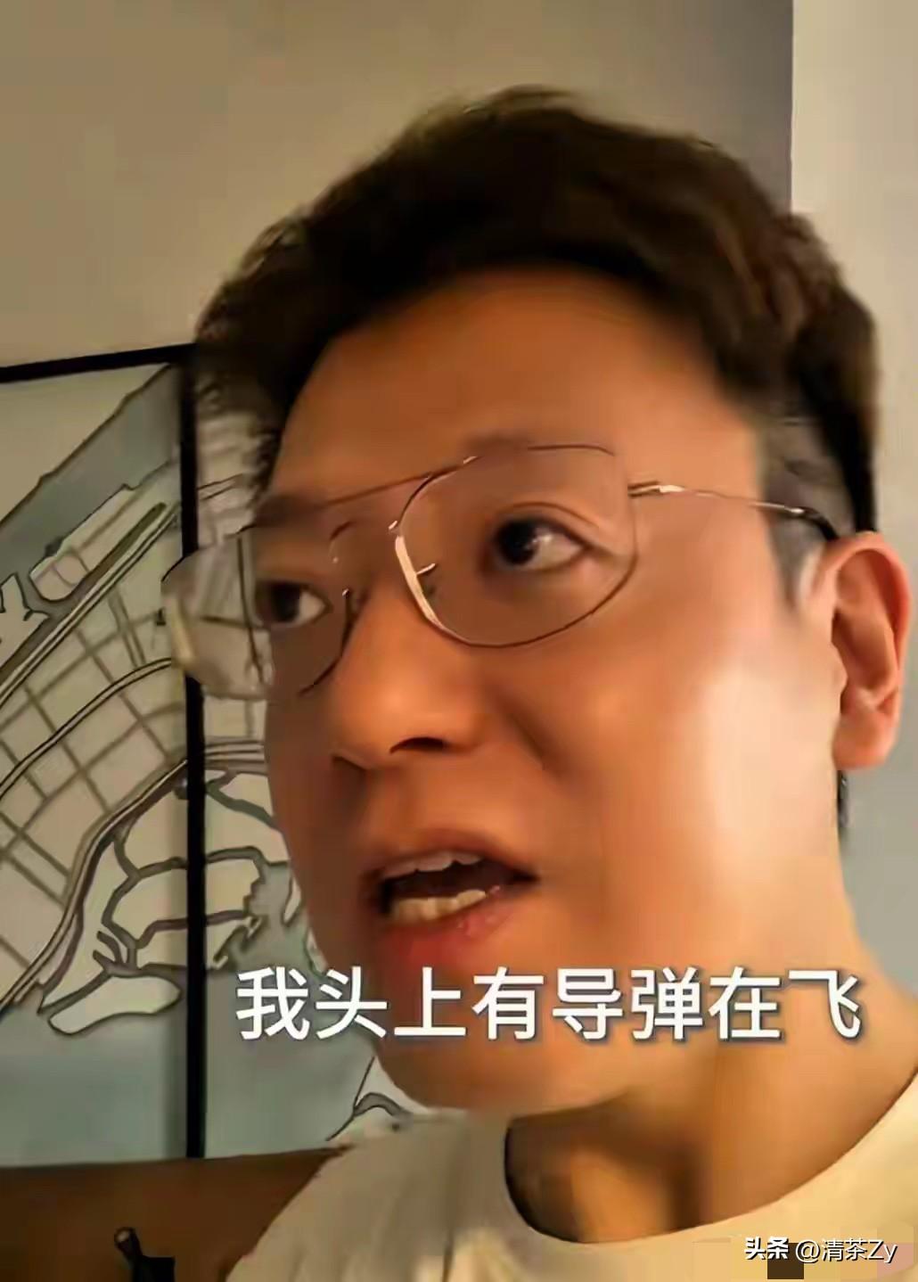 拿着几千块钱工资的客服做梦也没有想到有一天自己会背负上调节中东局势的重大任务！