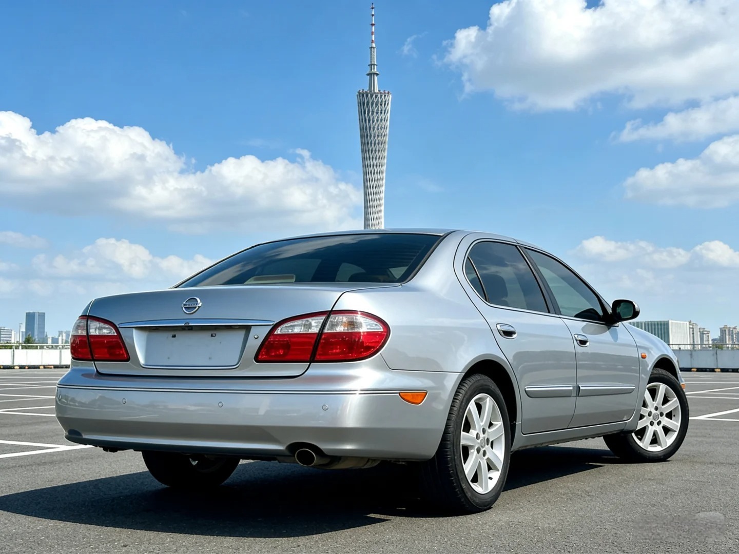 车市观察 20年前的日产的B级车是非常高级非常优雅的，现在的日产B级车就是廉价的