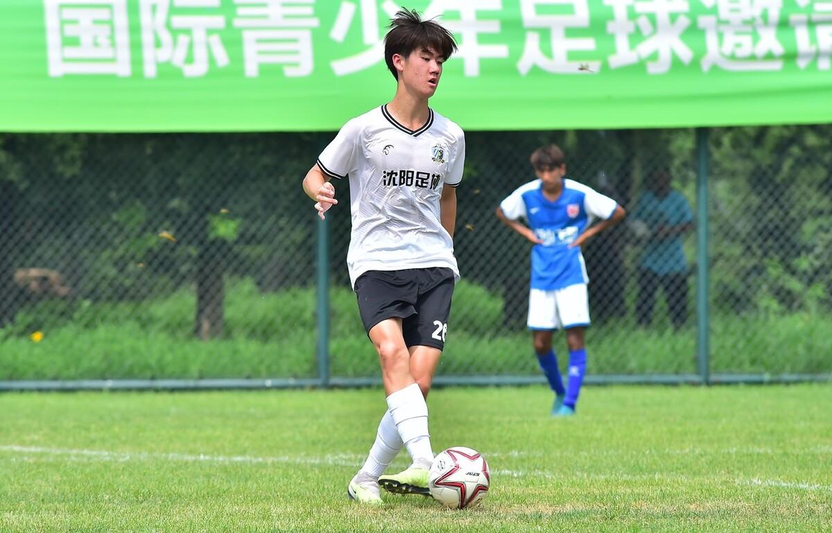 肇俊哲爱子肇宸惟，1米9的大高个，让你感受到肇俊哲的身影了吗？[what]运球传