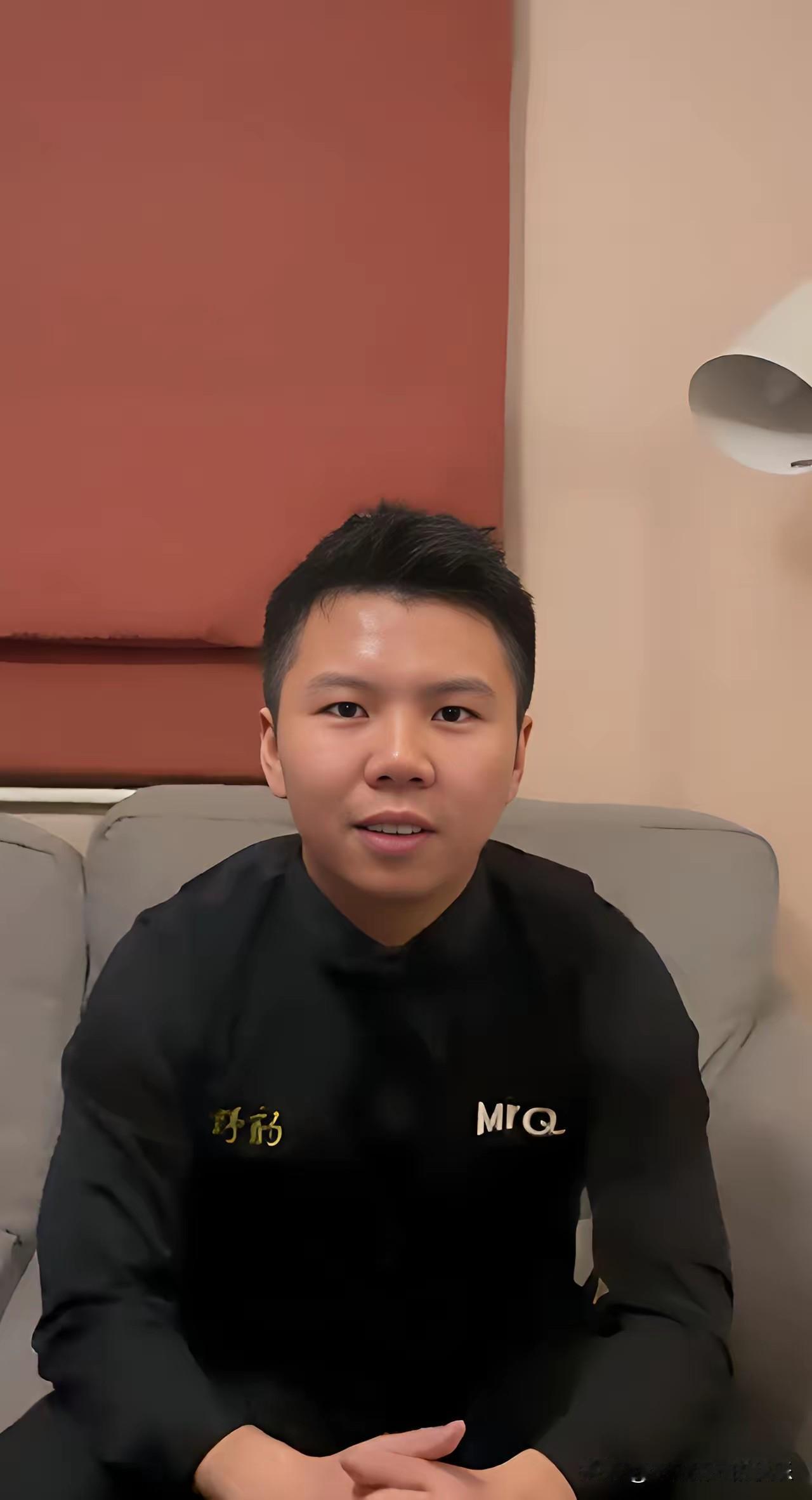 刚有个网友说：小心心变成了大心脏！
我深以为然，本赛季自从周跃龙再得一亚后，确实