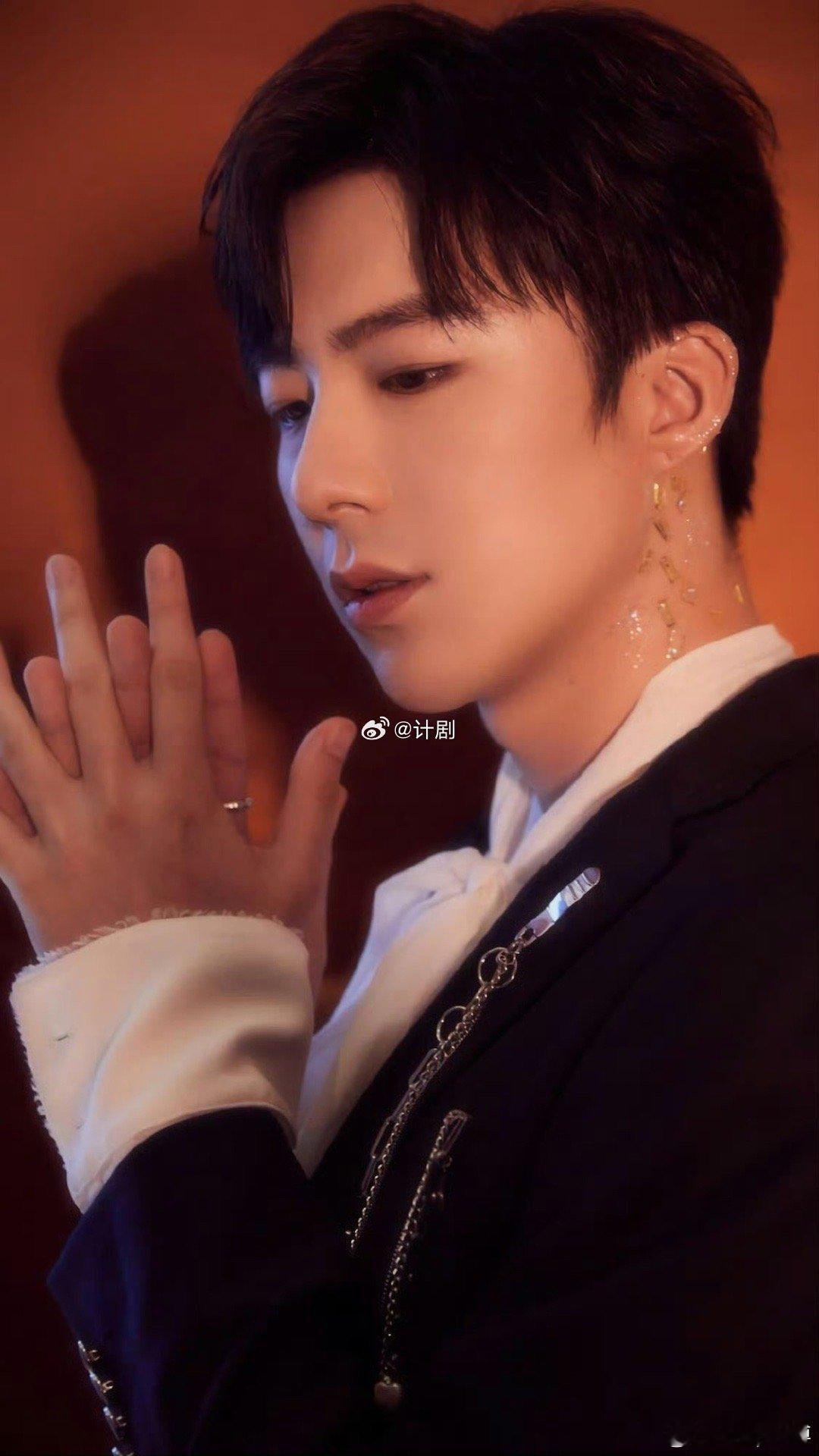 AI编曲适配内娱所有舞台风 王源歌曲中增添的温柔质感，易烊千玺作品里更丰富的旋律