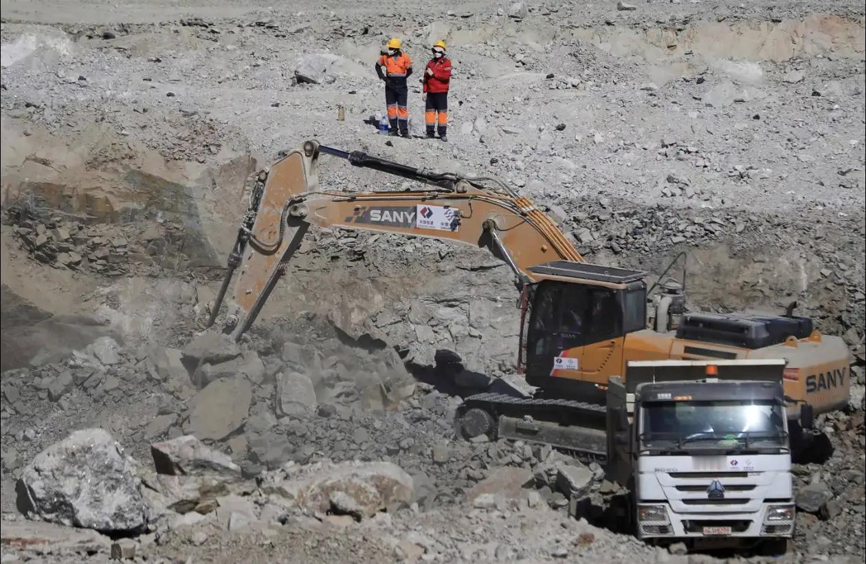 津巴布韦突然宣布！针对中国吗？
        刚刚，津巴布韦宣布，即日起暂停所