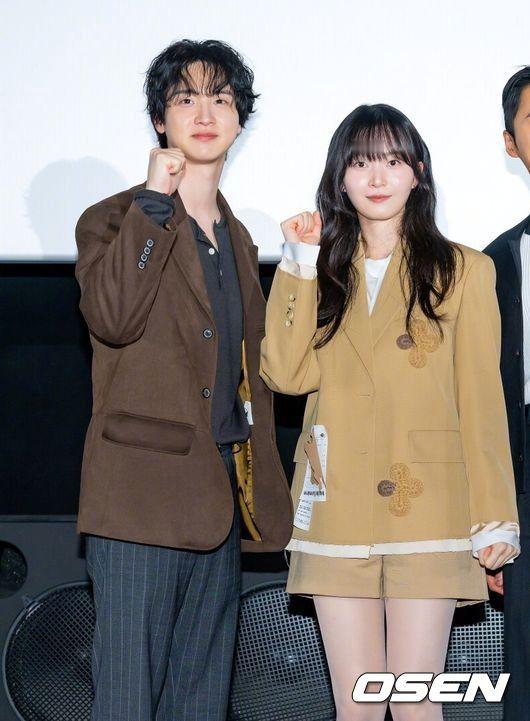 张东润 宣布将与小5岁的女演员金承允 在10月结婚，两人曾在张东润执导的电影《酒