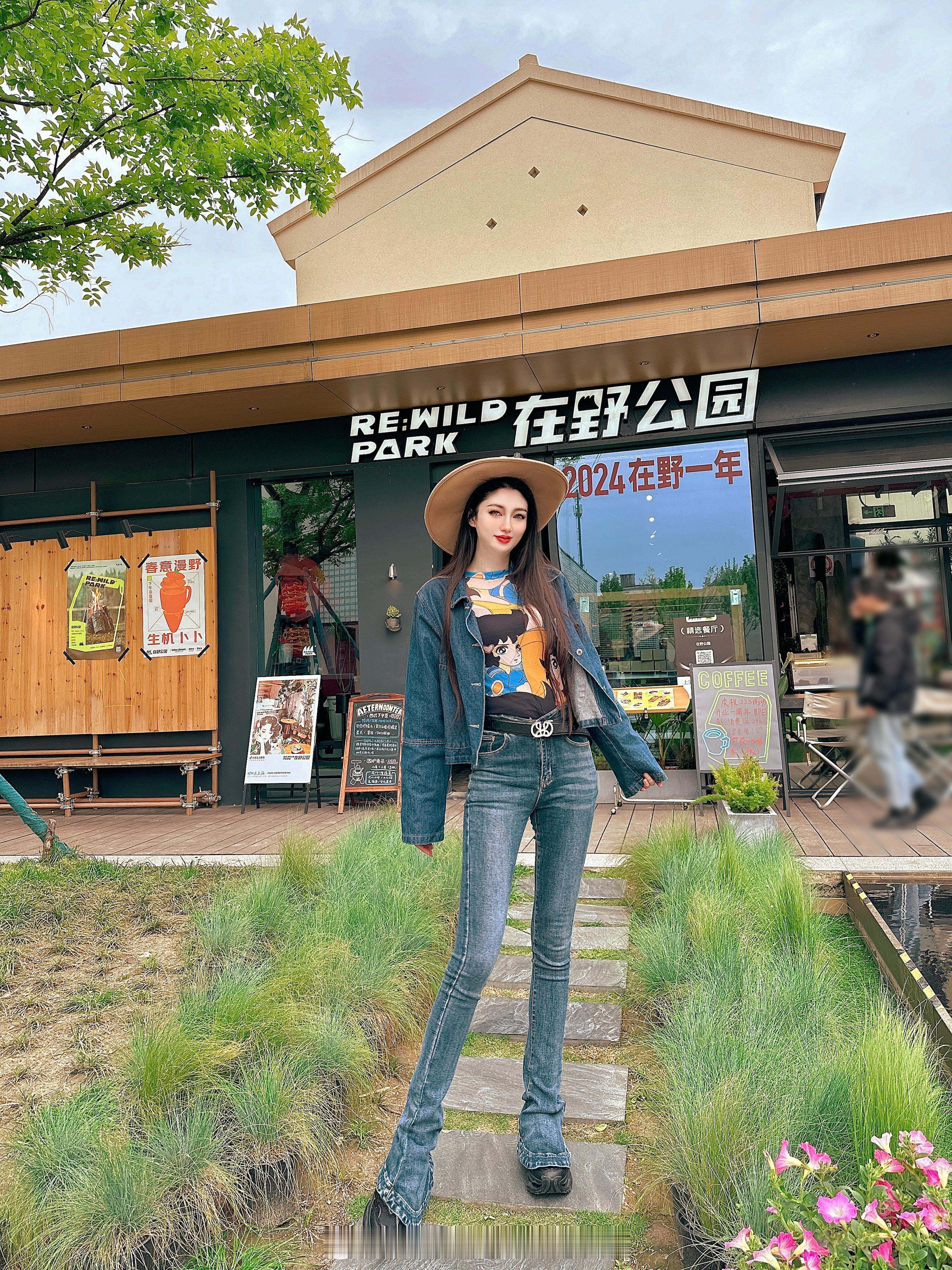 ＂ᥫᩣ 把快乐放大 放大 再放大 .....𖠚ᐝ ＂#出游灵感妆##城市寻美记