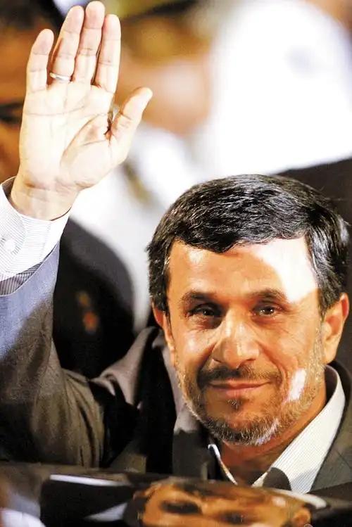 全网都被伊朗骗了！

所有人都以为，内贾德三次参选总统被拒、被软禁，是因为他太能