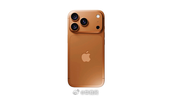 【#iPhone17Pro最新外观曝光#】8月12日，有博主在社交平台上分享了i