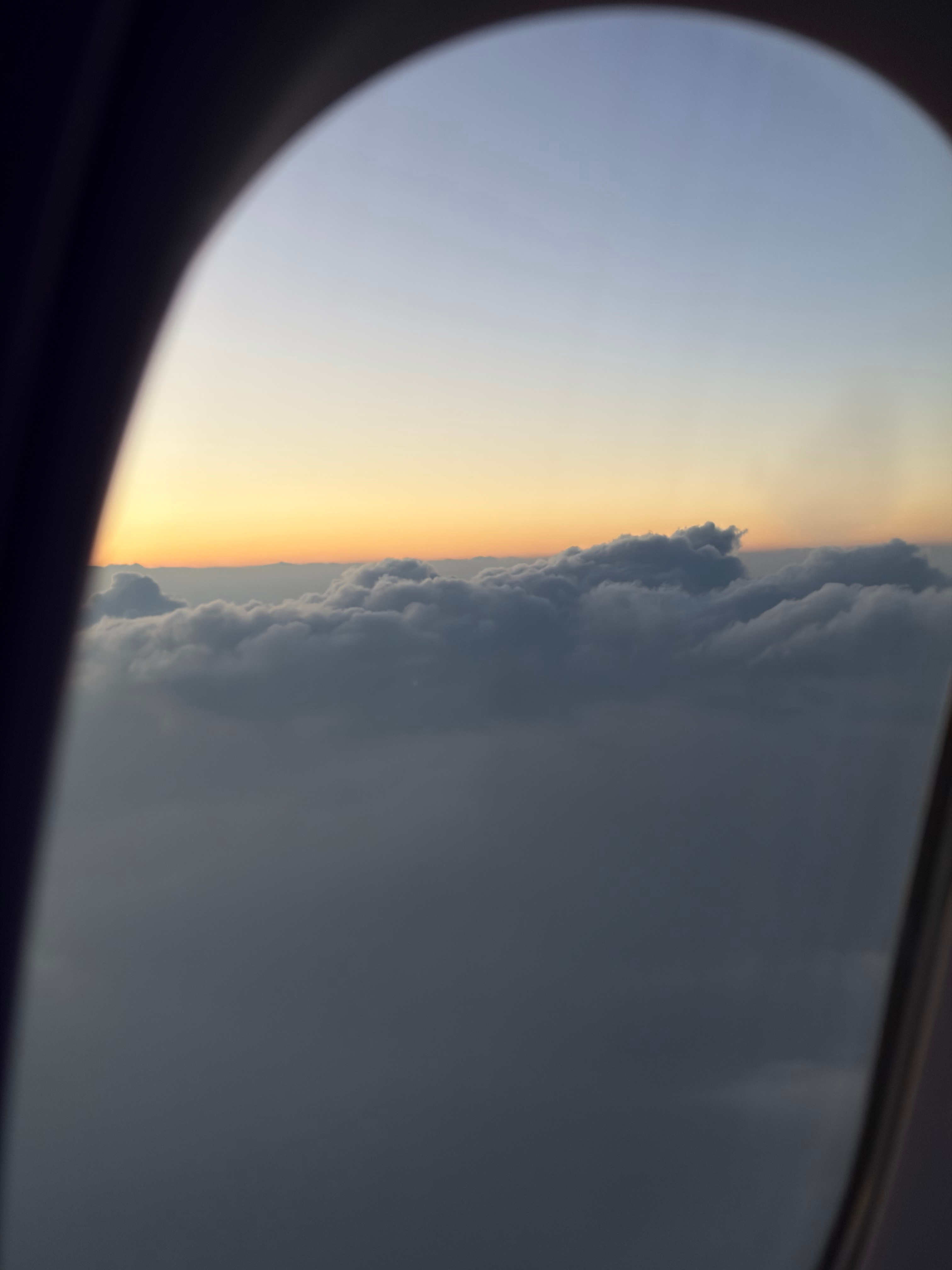 飞机上拍的。你们就说我拍得怎么样？是不是很厉害？！