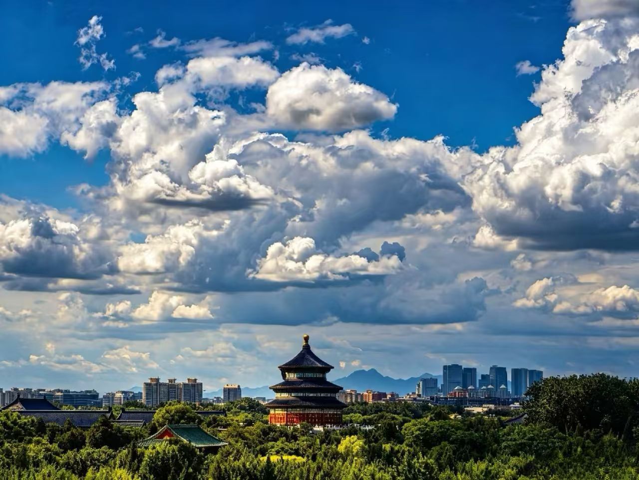 早安 早上好，朋友们🌷🌷每一个清晨都是一个新的希望。阳光，不只是来自太阳，而