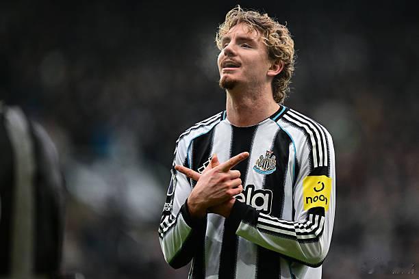 英超狂想曲 英超狂想曲 第18轮节日大吃大喝觥筹交错之后，这球可就踢得晕得乎了。