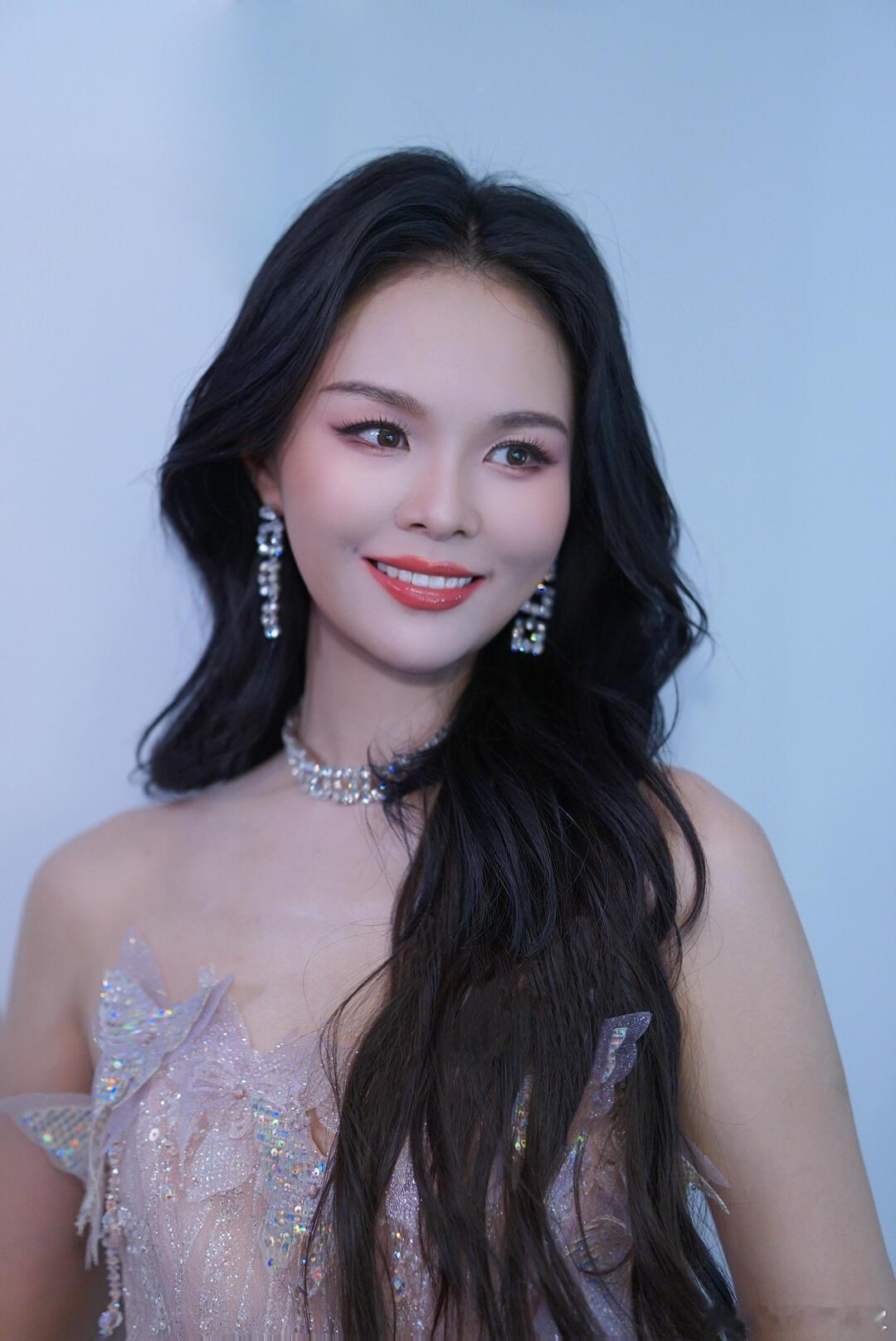 龚爽代表作看龚爽演歌剧很容易被带入剧情，卓玛水花万霞，歌声自带故事感，很容易跟着