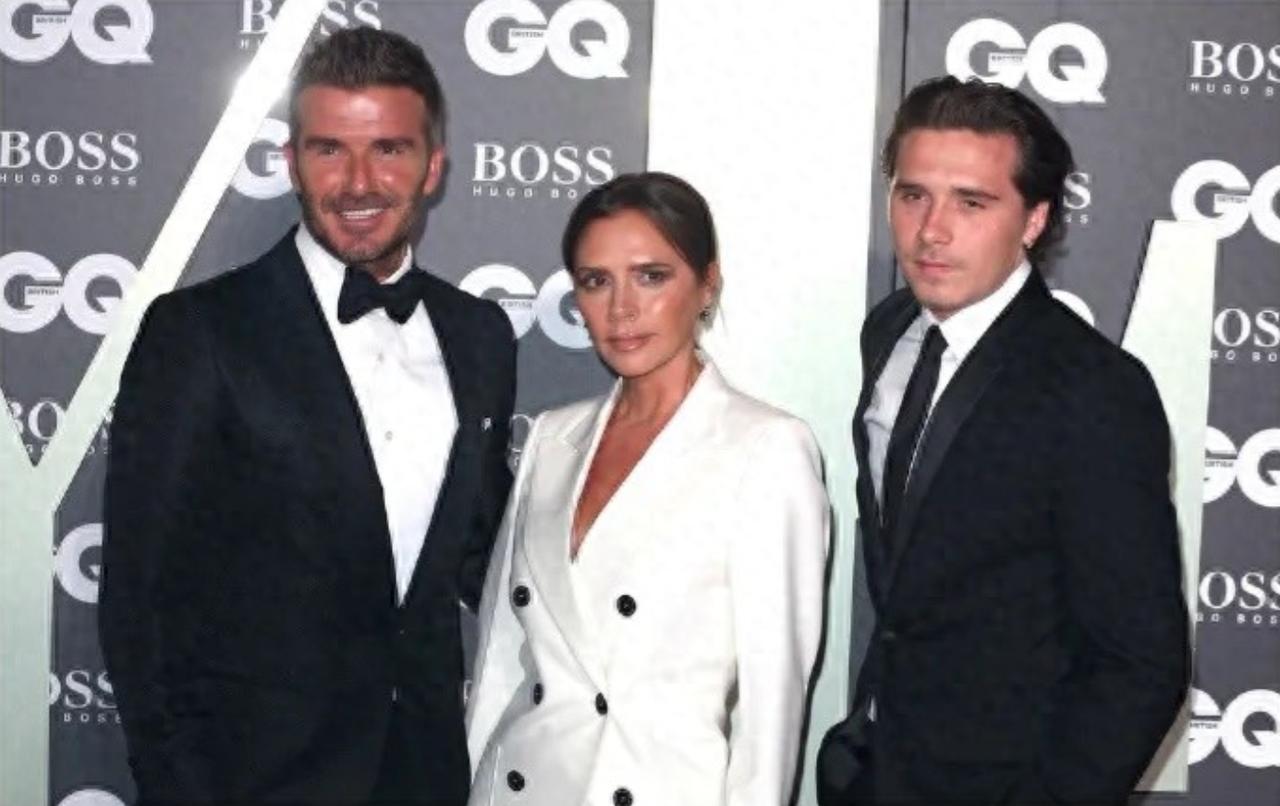 贝嫂维多利亚首次回应与大儿子布鲁克林的家庭矛盾：我是“改过自新的控制狂”；此前长