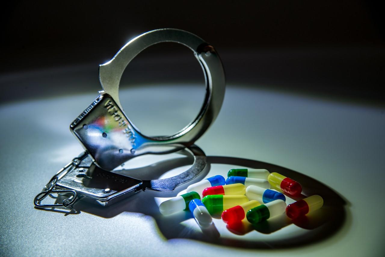 上海一妇婴保健院医生一年开出1.8万支万脉宁,收3.5万元好处费 医院:涉事医生已停诊