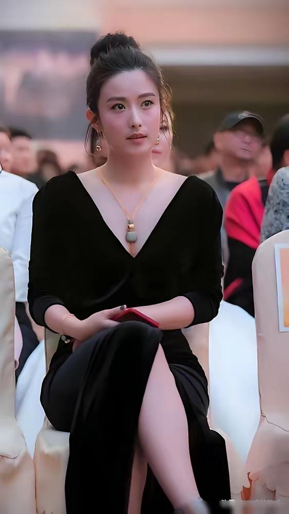 一个女人演了22年近百部戏，演啥像啥，颜值气质把流量花旦甩几条街，徐百慧原名徐百