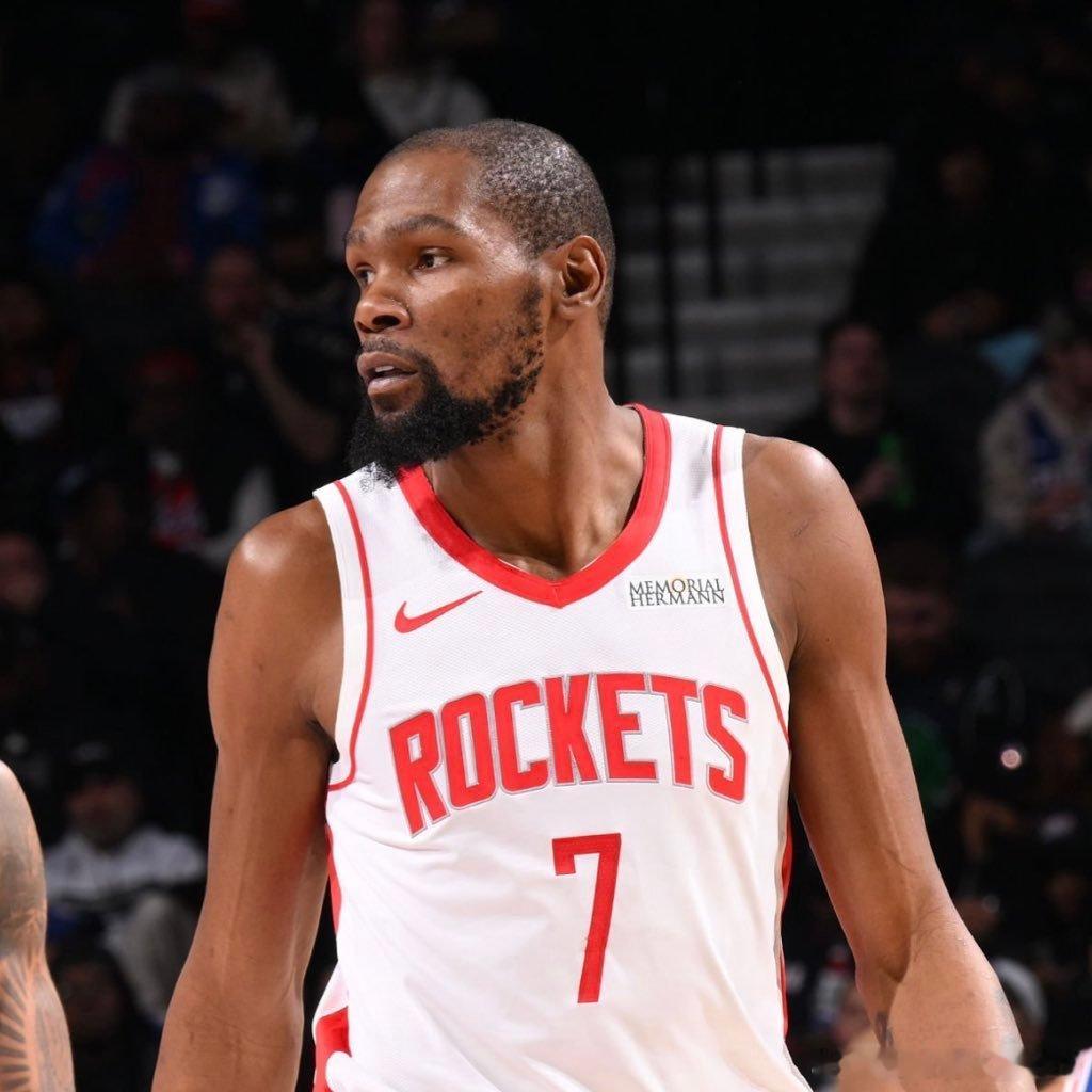 杜兰特目前正打出休斯顿火箭队史最高效的场均20+得分赛季：场均26.3分，真实命