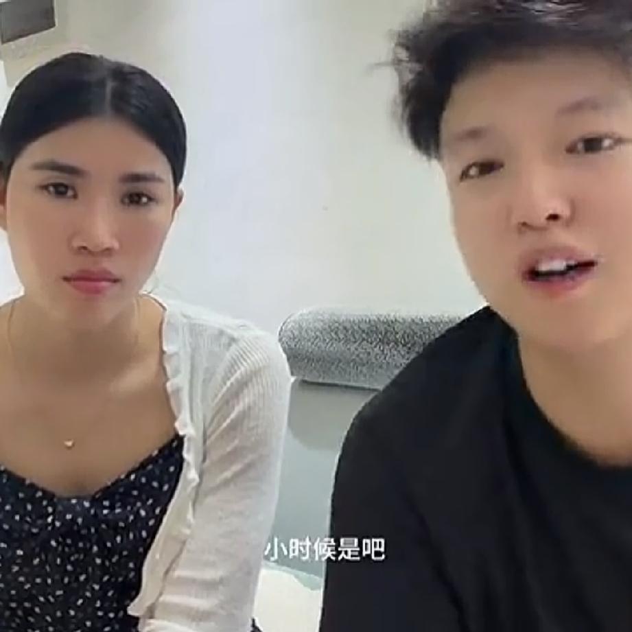 昨天小松和三姐回到了中国云南河口，三姐接到了小叔的电话，说他家孩子和小舅子家孩子