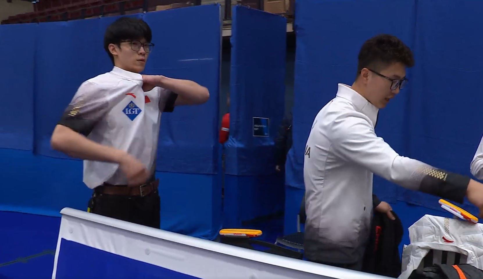 感觉小于壮了些，智超瘦了 