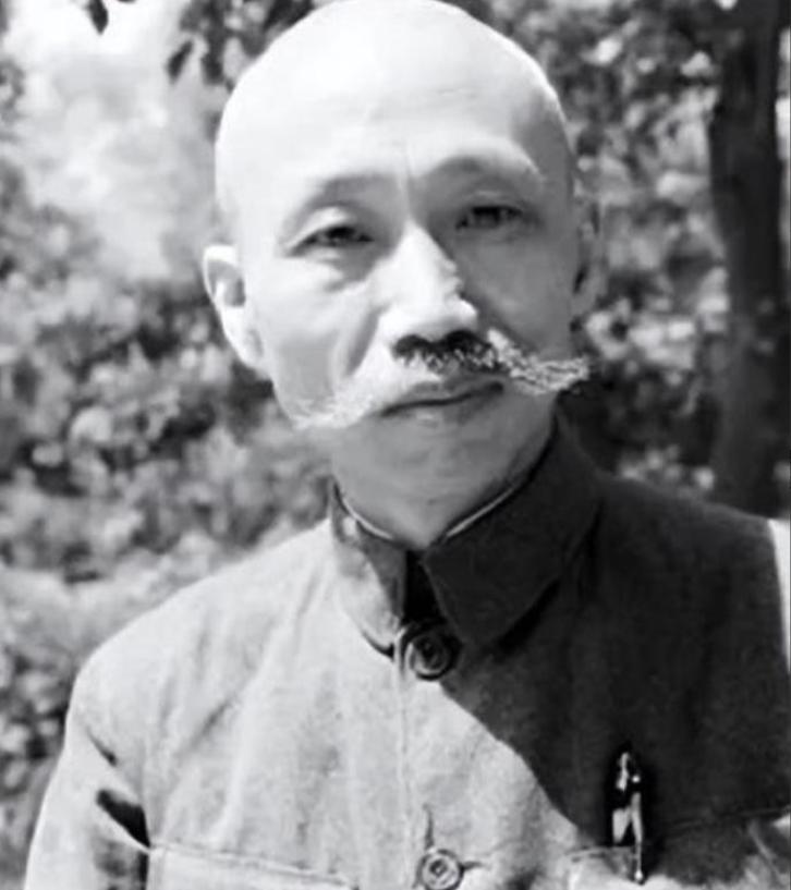 1935年，王家烈被蒋介石逼迫，交出兵权后考察散心，蒋介石也够意思，给了3万大洋