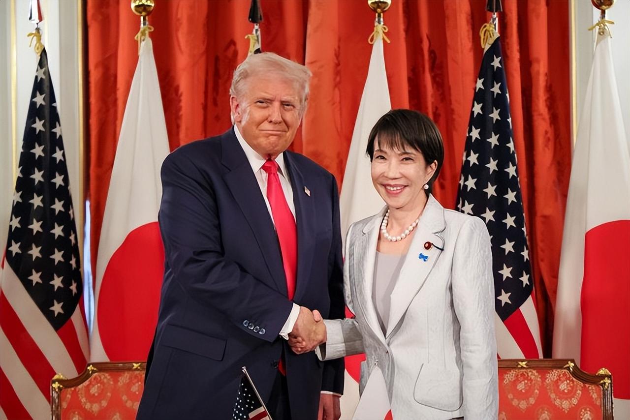 说白了，日本这波操作，就是一场精心策划、却输得底掉的“截胡”大戏。
为了不让特朗