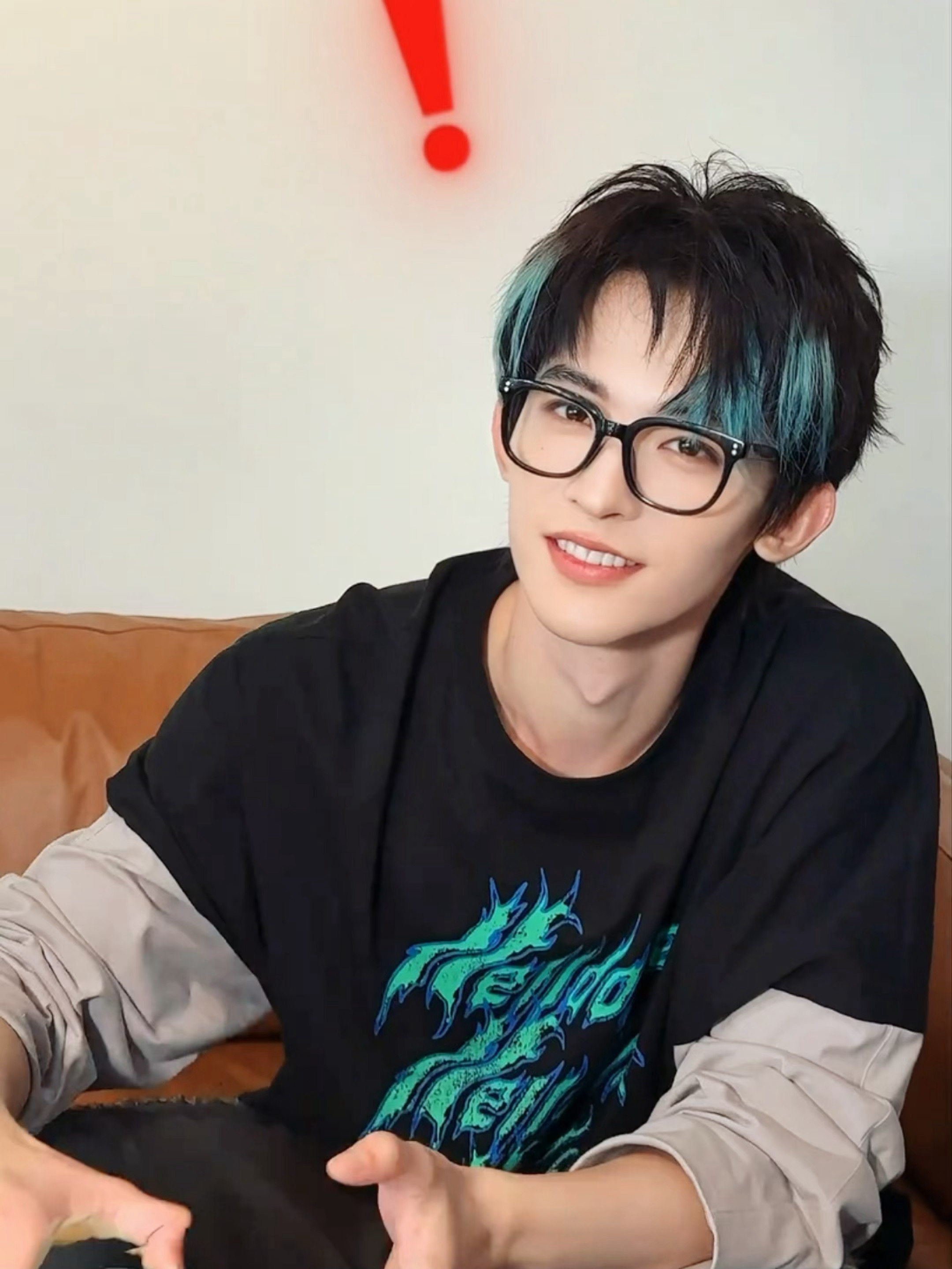 不舍得看见眼镜从常华森脸上消失哪怕一秒 