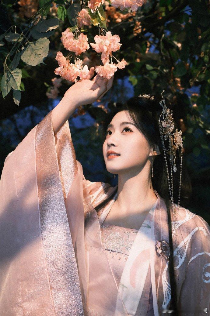 卢昱晓一句台词演出了三种情绪 卢昱晓一句台词演出了三种情绪！《入青云》里三说“我