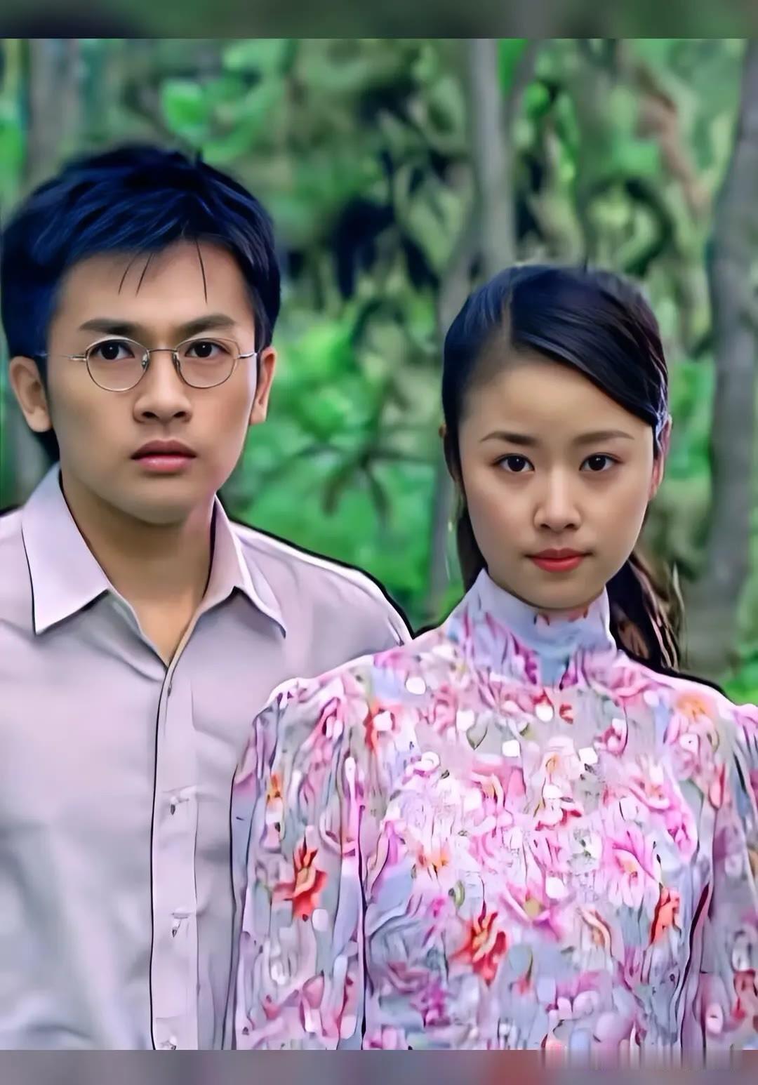 时隔多年重温老剧照，《情深深雨濛濛》杜飞与如萍同框一幕，瞬间勾起一代人的青春回忆
