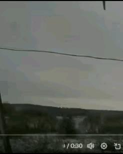 最后的Cock安-2212月9日，飞着飞着就在空中断成两截，可见它太老了，啥装备