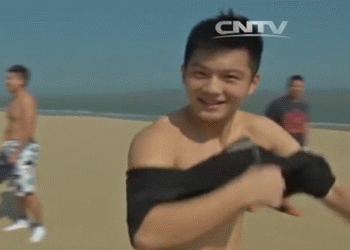 努力哄自己 ​​​