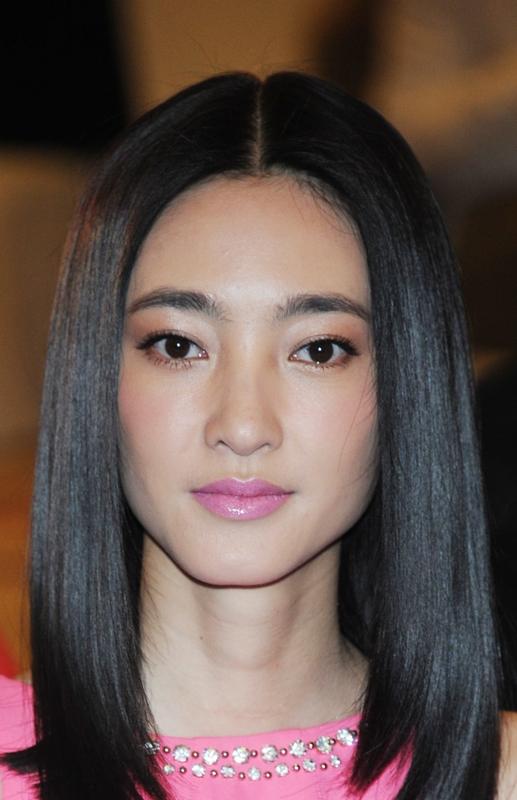 王丽坤夫妇13.9亿案发，金条豪车堆成山，巨额财产被查收谁还敢心存侥幸？
在娱乐