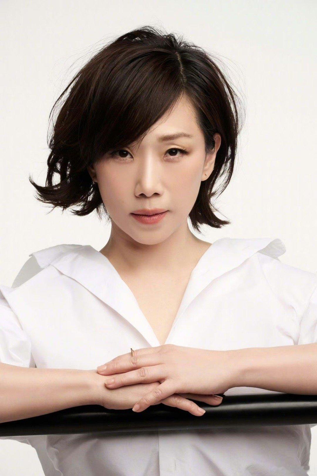 林忆莲巡演首站深圳  让我看看还有谁不知道林忆莲的巡演首站就是在深圳呀，相信这一