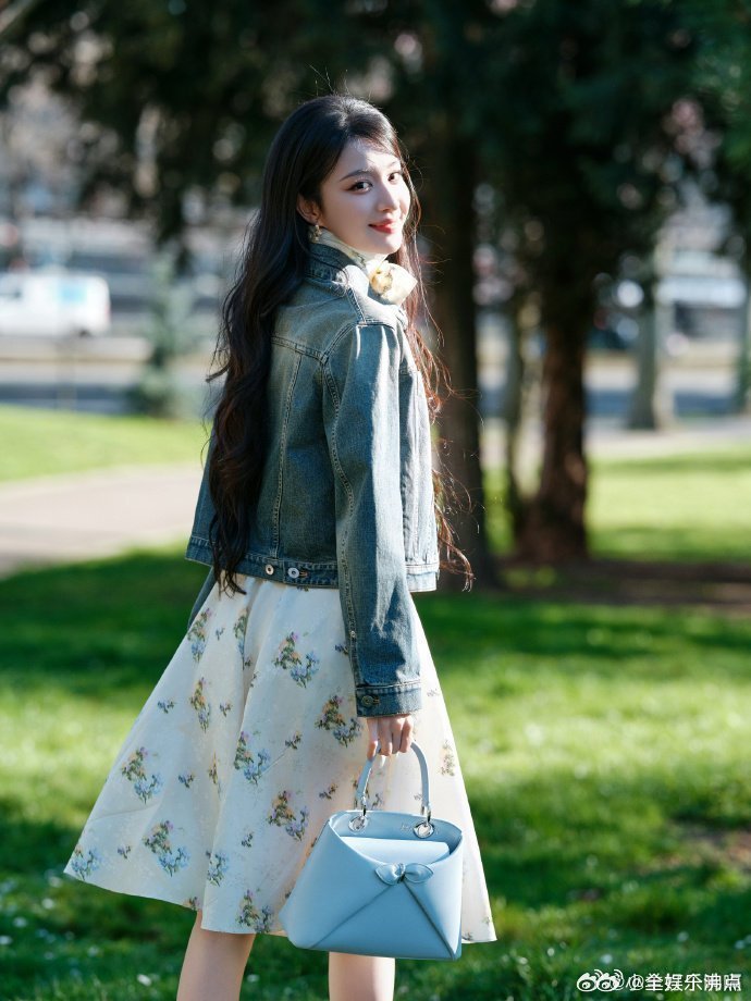 王楚然上戏新生街舞表演王楚然新生街舞表演 谁懂啊！王楚然上戏新生街舞，青涩又元气