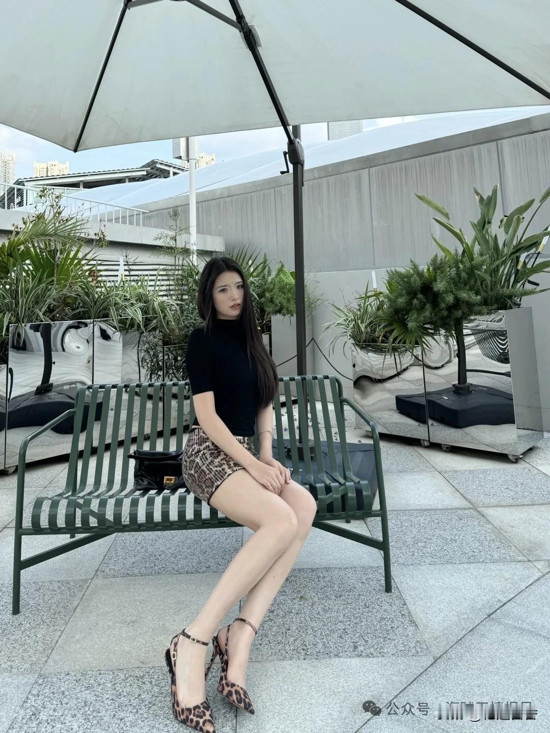 都市绿洲，时尚穿搭，优雅坐享时光