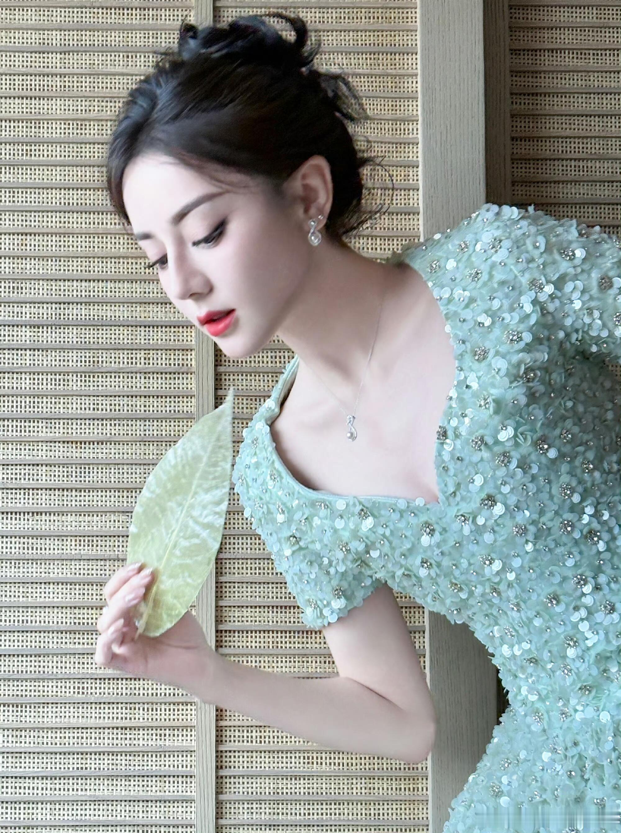 迪丽热巴 