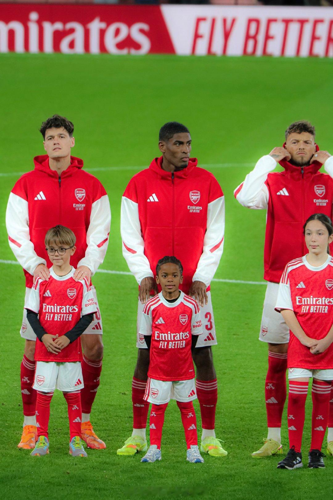 一起感受酋长球场里的欢乐 金秋观赛季 阿森纳著名教授 ​​​