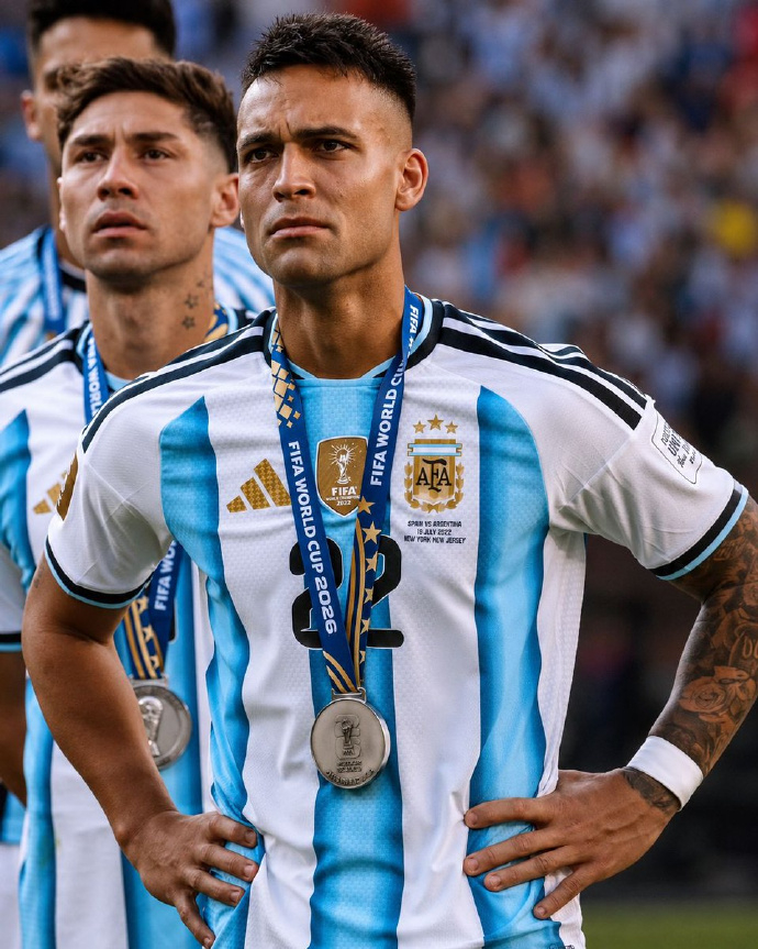 国际米兰世界杯世界杯 他本是半决赛的功臣。当时他接梅西精准传中头球破门，帮助阿根