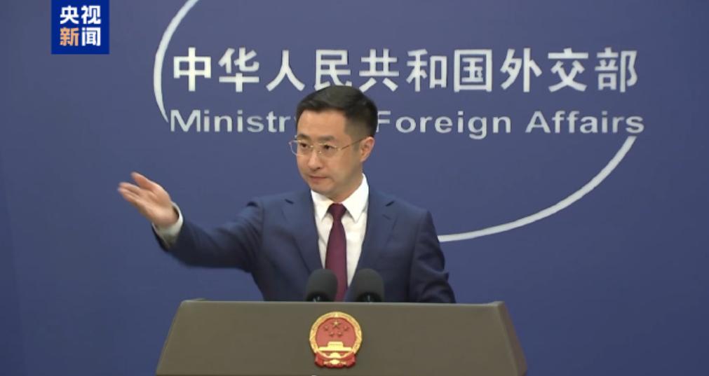 日本政坛近期的矛盾动向，正成为影响东亚稳定的关键变量。

一方面，高市早苗政府加