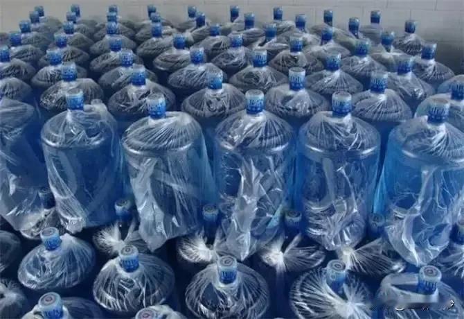 自己烧水喝的人和经常买桶装水喝的人，谁更健康？结果出乎意料

在快节奏的现代生活