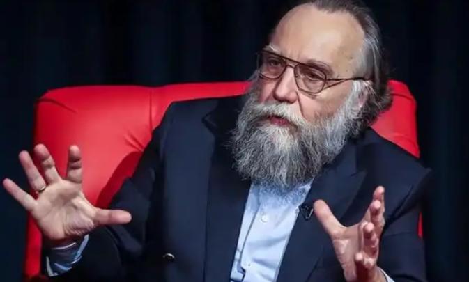 俄罗斯国师杜金曾说：中国放任委内瑞拉和伊朗沦陷，下一个遭殃的也将是中国自己。而且