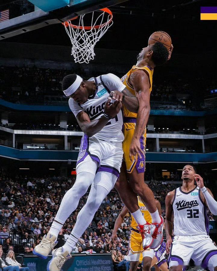 北京时间10月6日，NBA季前赛，湖人客场127-103大胜国王，取得开门红。里