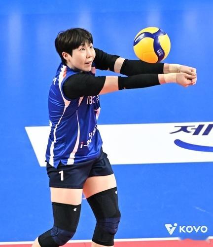 国际排坛动态韩国女排IBK企业银行今天对外宣布：俱乐部已与李素英（正确译名为：李