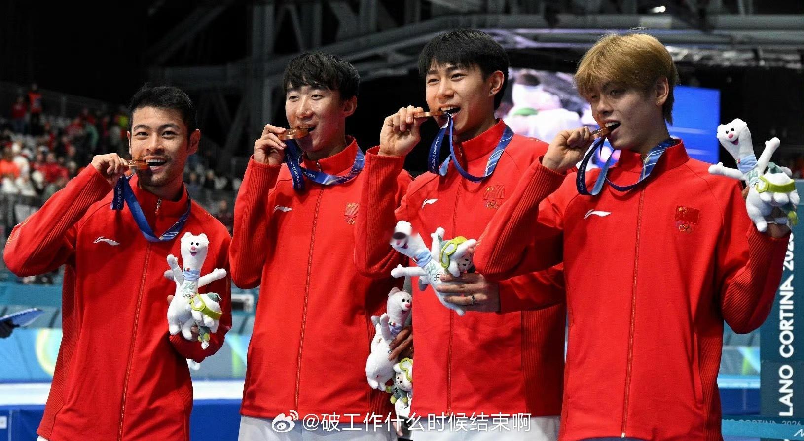 刘瀚彬拼完14600米再战一千五速滑运动员刘瀚彬明天将参加男子1500米比赛，这