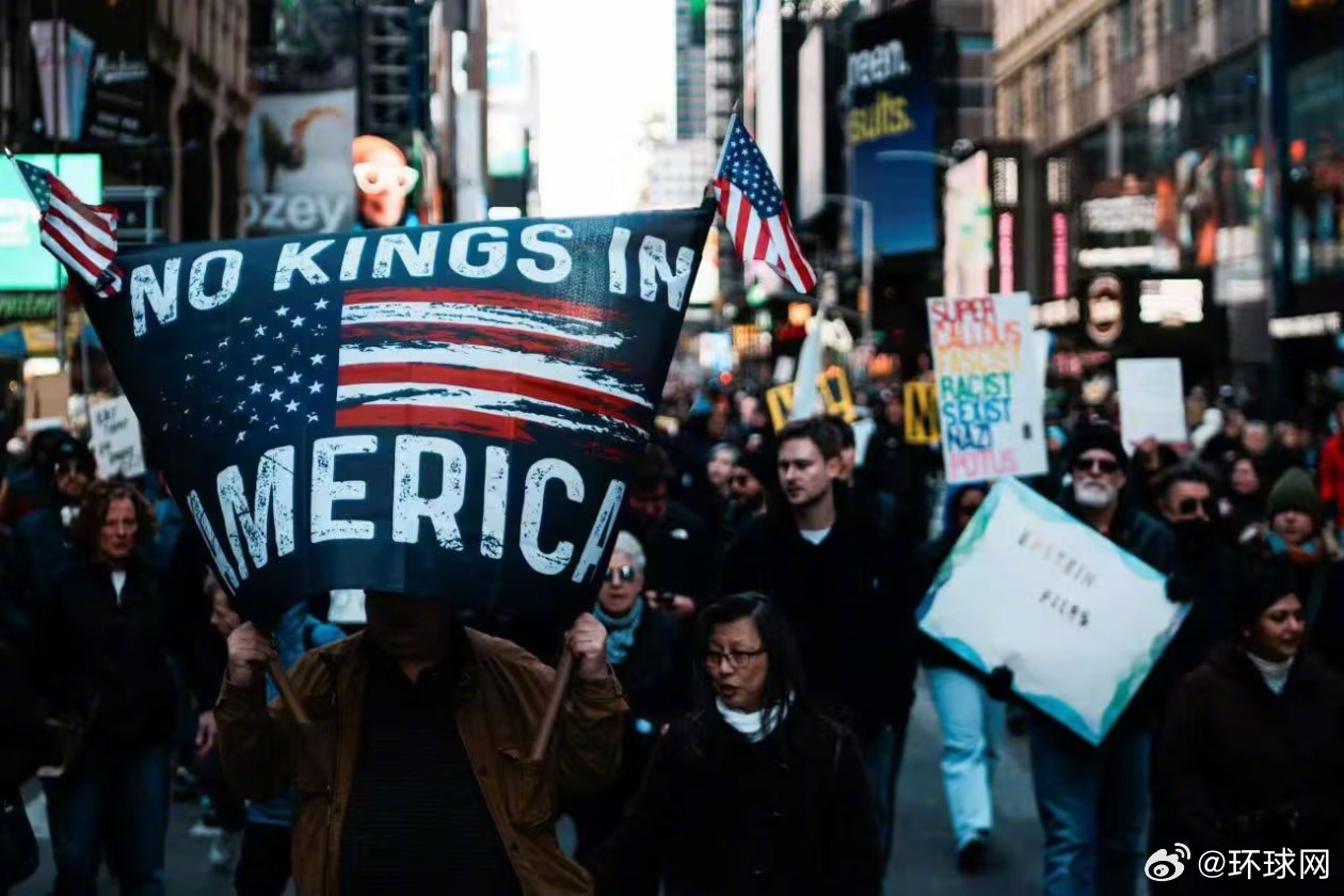 【#美国爆发大规模抗议集会#】据美联社等美媒报道，当地时间3月28日，美国全国范