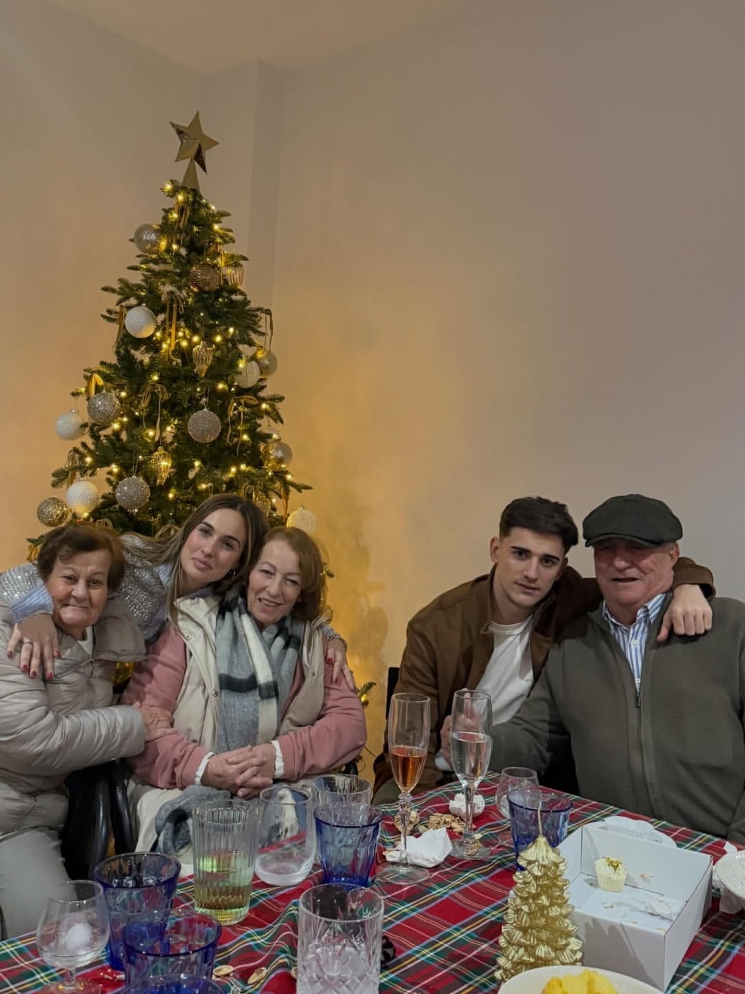 加维和家人的圣诞节🎄🎄🎄🎄🎄🎄🎄🎄🎄🎄🎄体育大赏巴萨至死不