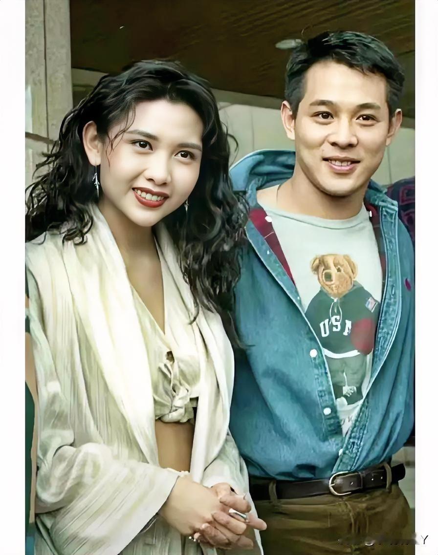 1994年，邱淑贞与李连杰的留影旧照，那时候邱淑贞26岁，李连杰32岁，真是惊艳