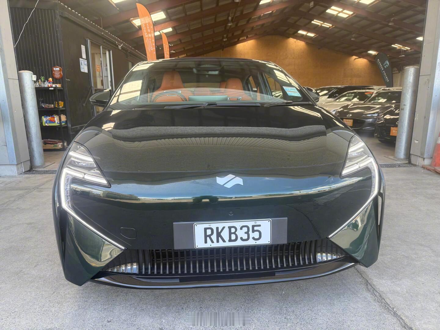 网传的吉祥航空的吉祥汽车Air～国内很难见到，原来已经出海了，网友拍的新西兰实车