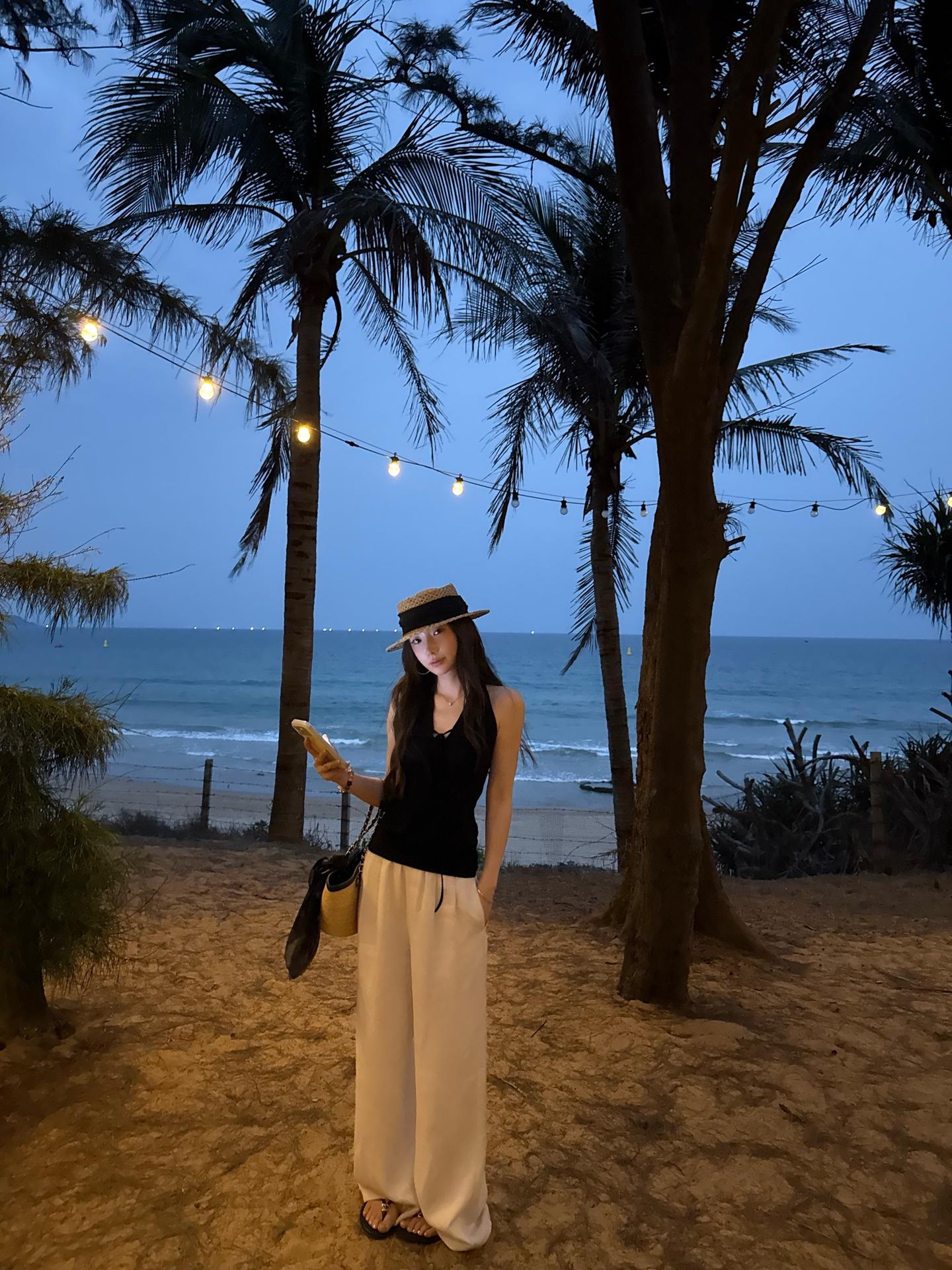 海岛的蓝调时刻🌃。